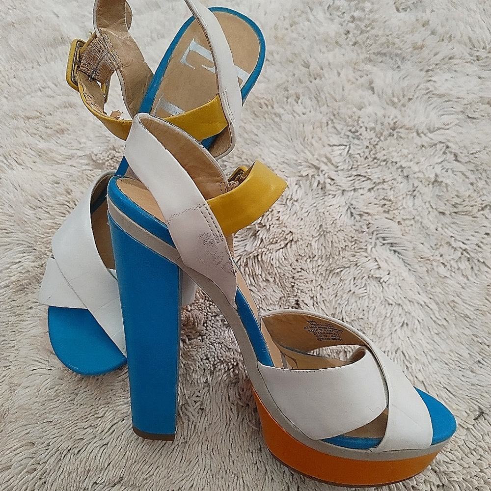 Women's size 7. 6 inch heel Elle brand